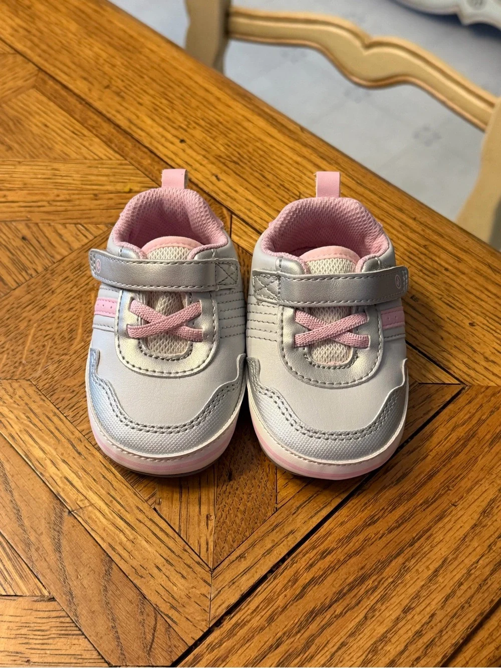 Surprise by StrideRite stage 1 prewalker shoes 6-12 months